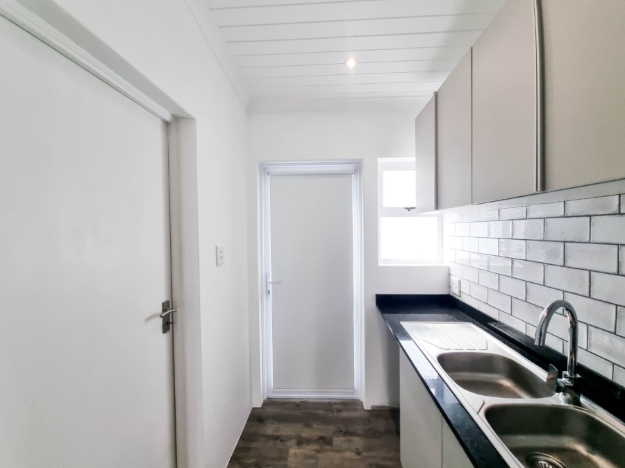 2 Bedroom Property for Sale in Sandbaai Western Cape